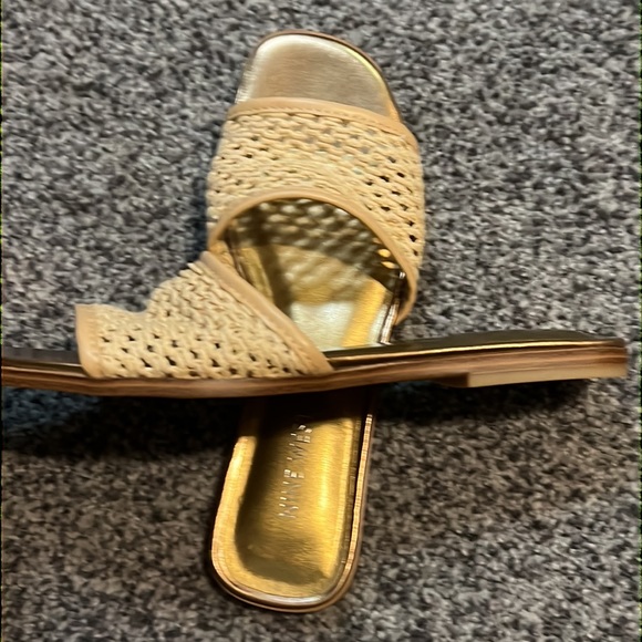 Nine West Women's Slip On Flats Size 8 NWOT - Picture 2 of 4